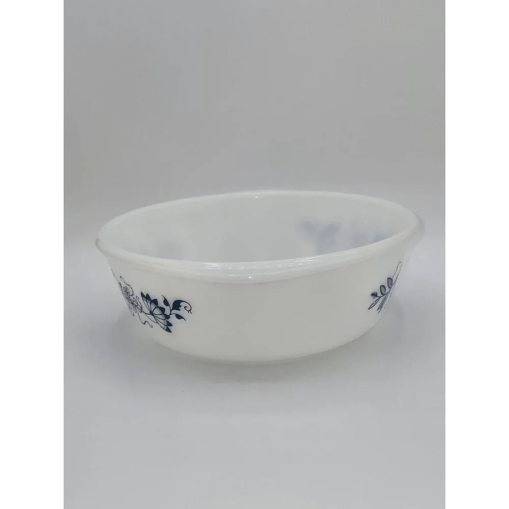Glasbake J514 Blue Onion Milk Glass 2 Qt Round Casserole Baking Dish